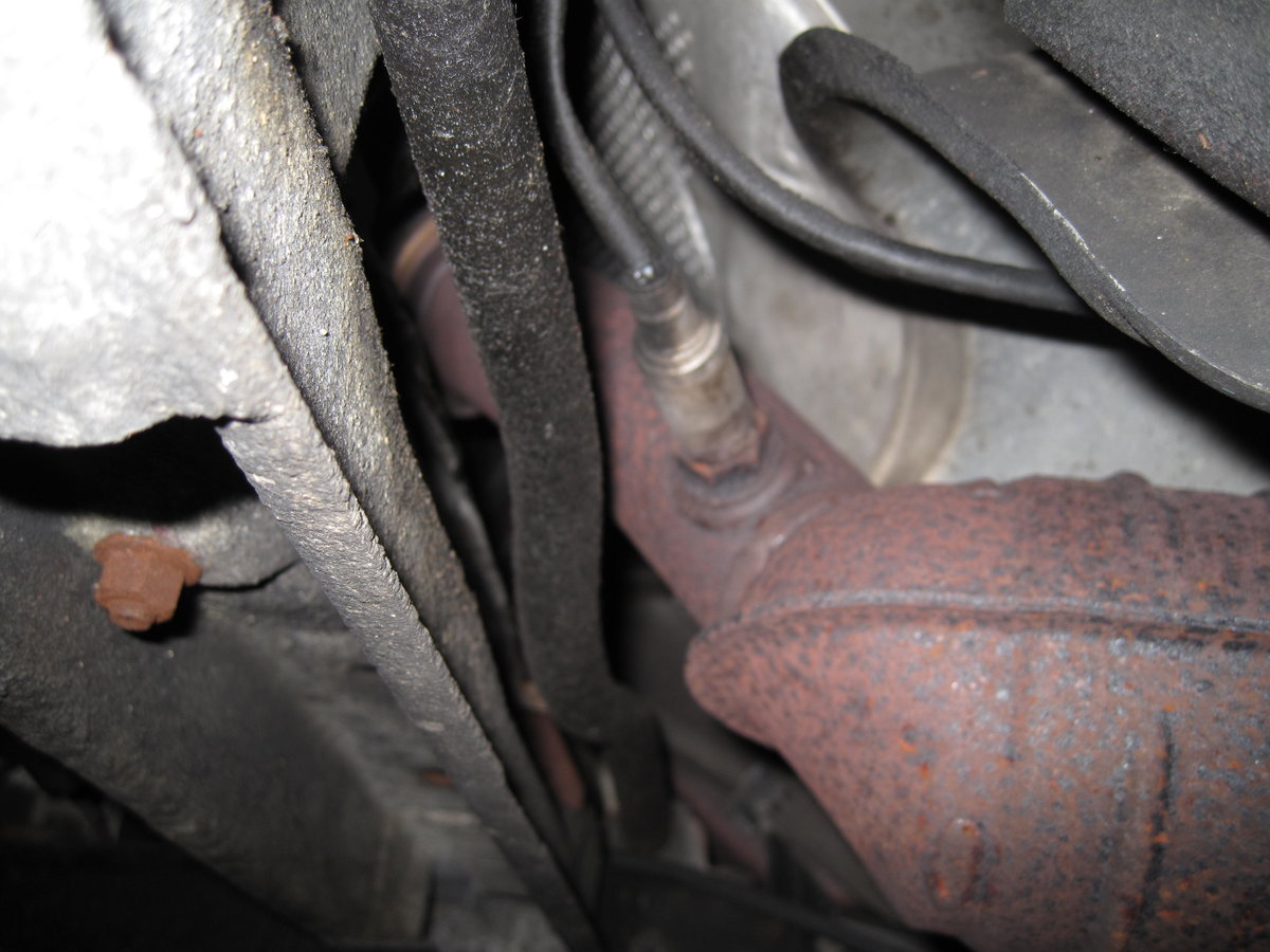 Front O2 sensor - pic from the drivers side.