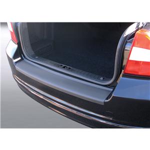 The protector is the dark rectangular area immediately in front of the boot lid