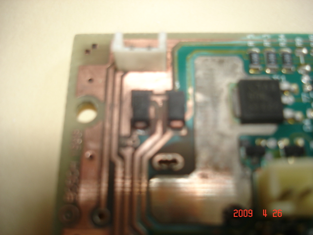 copper missing between top of T and bottom of T, top of board