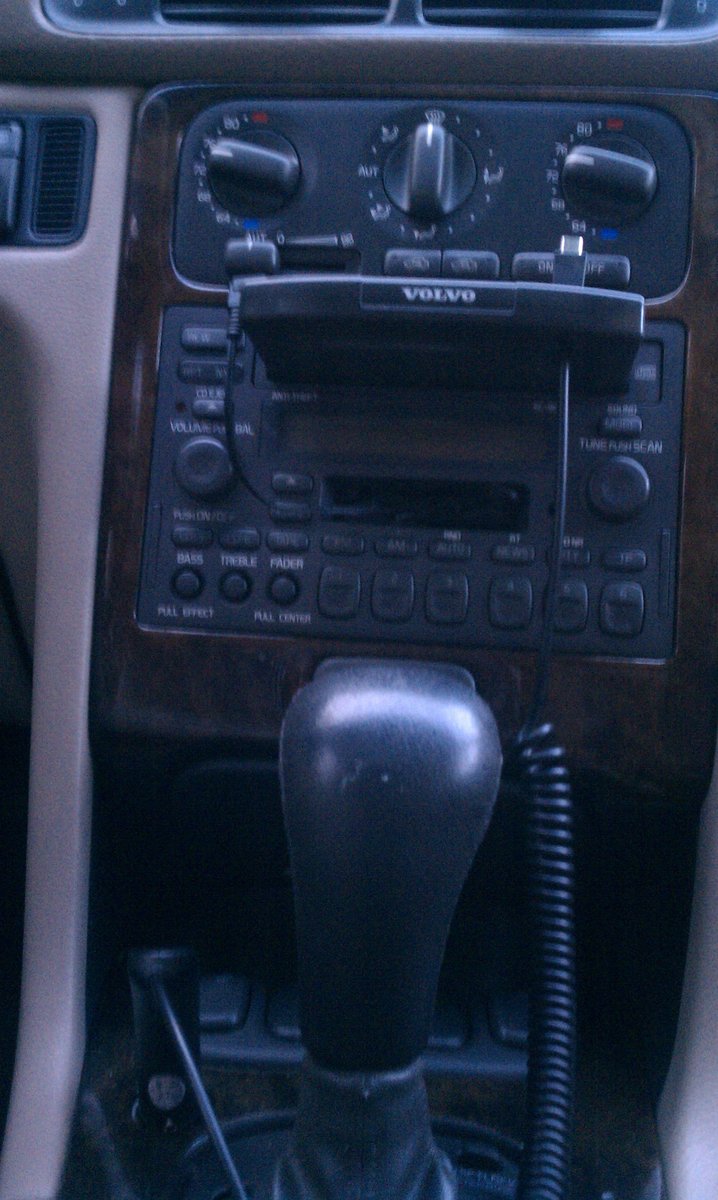 The cd player continued to cycle through the discs in the cartridge without ever playing one, so I sacrificed the 3 cd cartridge as a dock for my Droid with over 1700 songs on it...