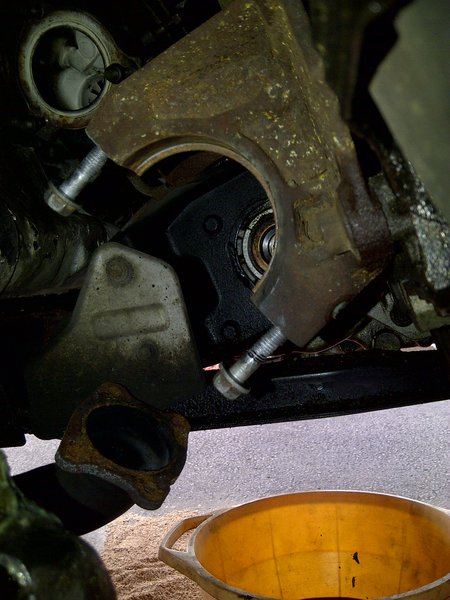 CV bracket (passenger side).