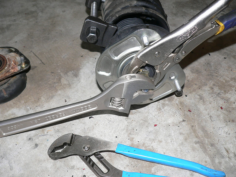 Special washer volvo 850 strut