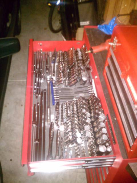 Chrome sockets, 1/4", 3/8", 1/2". 6 point/12 point/8 point. Wobbles in 1/4" and 3/8". Torx, hex, and long ball hex. Extensions, wobble and locking. Craftsman thin profile ratchets &amp; V series 3/8" flex and 1/2" breaker bar. 100% US made in the drawer.