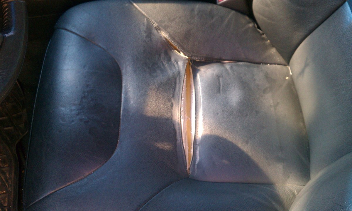 2003 Volvo XC70 Seat.jpg