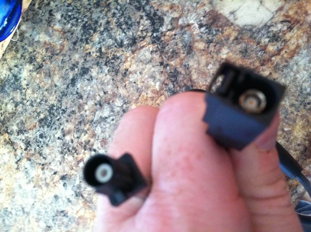 Antenna Connector.jpg