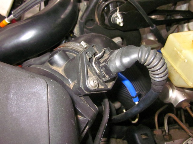 MAF sensor next to airfilter box