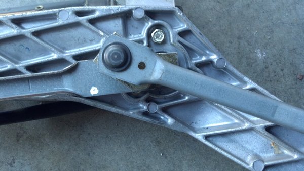 Notice the alignment of the brass pieces with the longer arms...this is vitally important