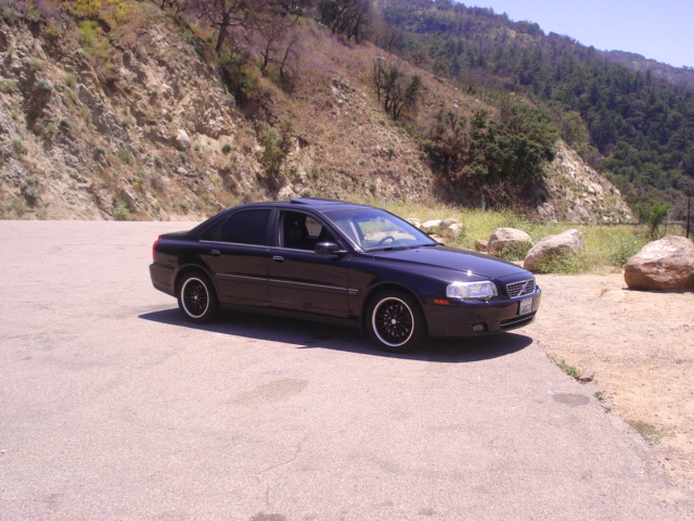 Black 17inch wheels with 235/45/17...