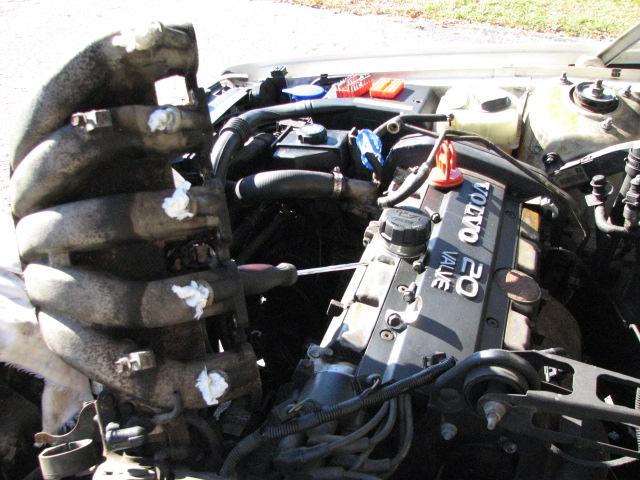 These manifolds are really heavy as well. Notice the screwdriver kickstand.