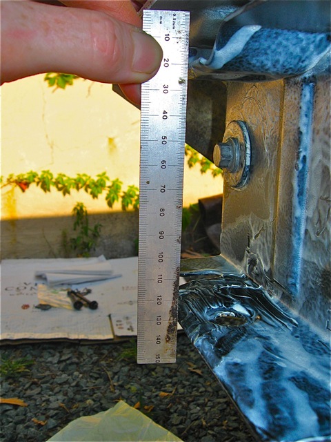 26) I measured 130mm between body and bottom of bumper bracket.jpg