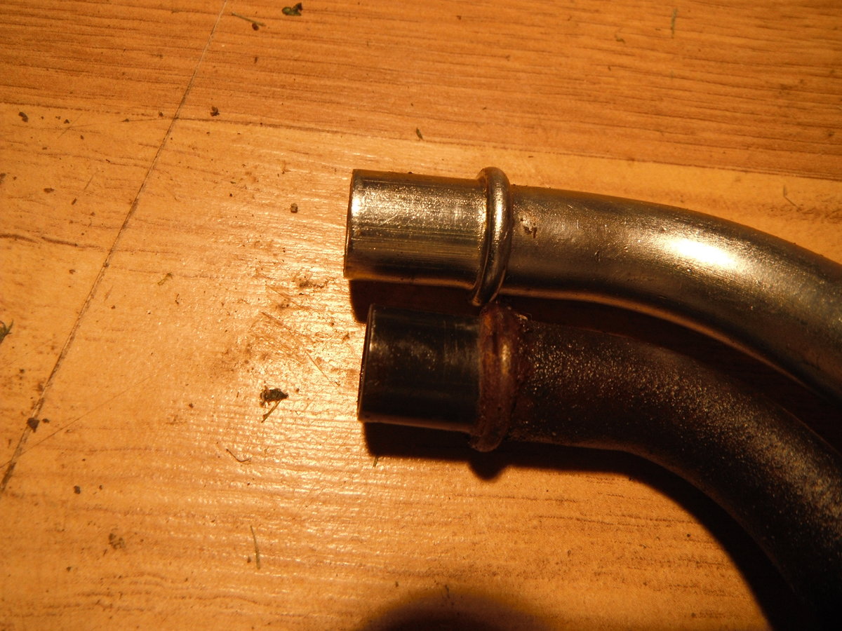 Comparison between original lower line tip (under) and new ''Dorman products'' lower line tip (above)