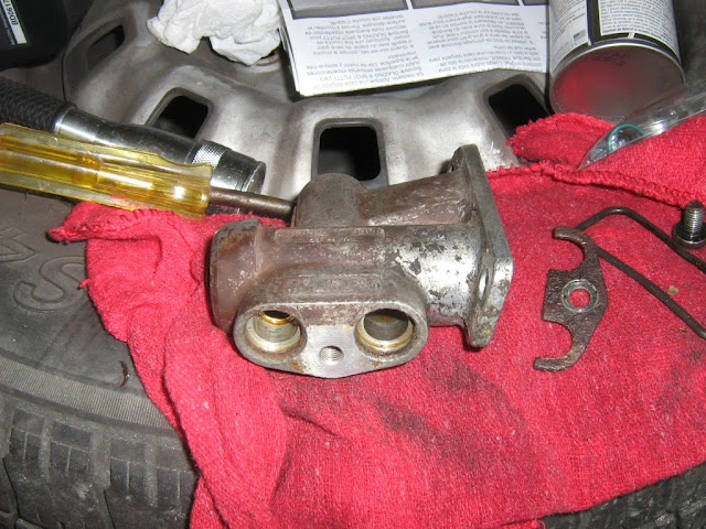 oil cooler thermostat and parts IMG_2626.JPG