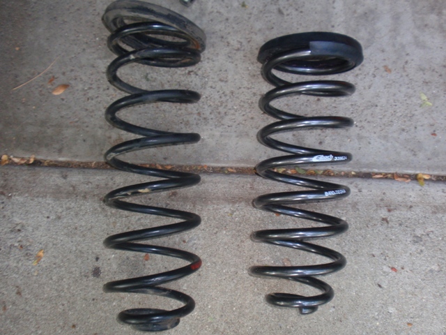 Rear Spring Old vs New.JPG