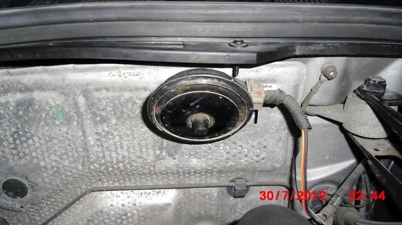 What is this? It's to the right of the upper engine mount.