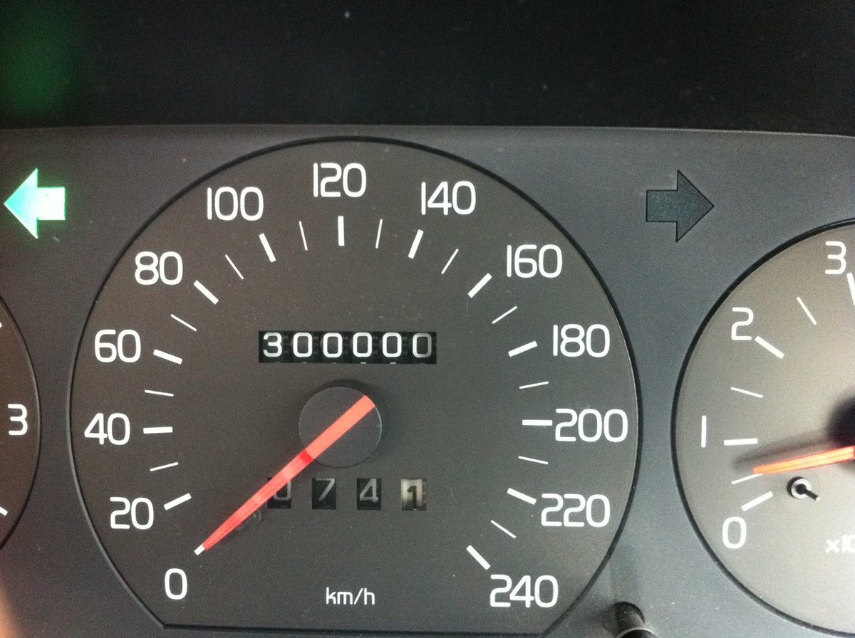 300,000 kms.JPG