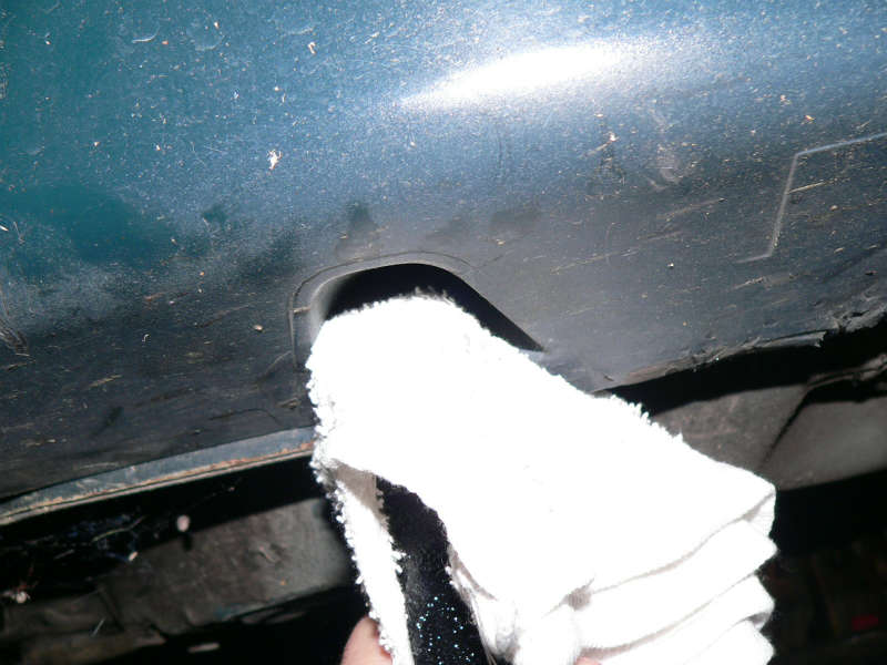 Cutout for jack stand to fit horizontally