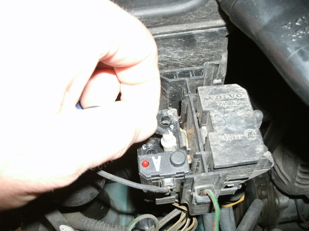 The flywire plugged into port A-7.