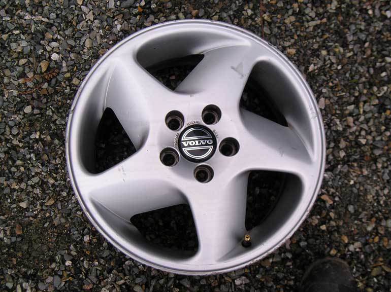 volvo 850 wheel.jpg