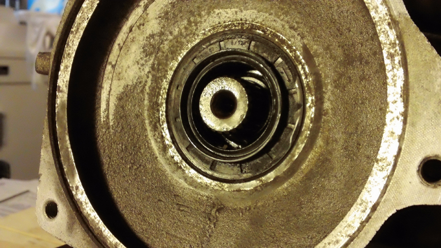 Seal at shaft for VC Coupling