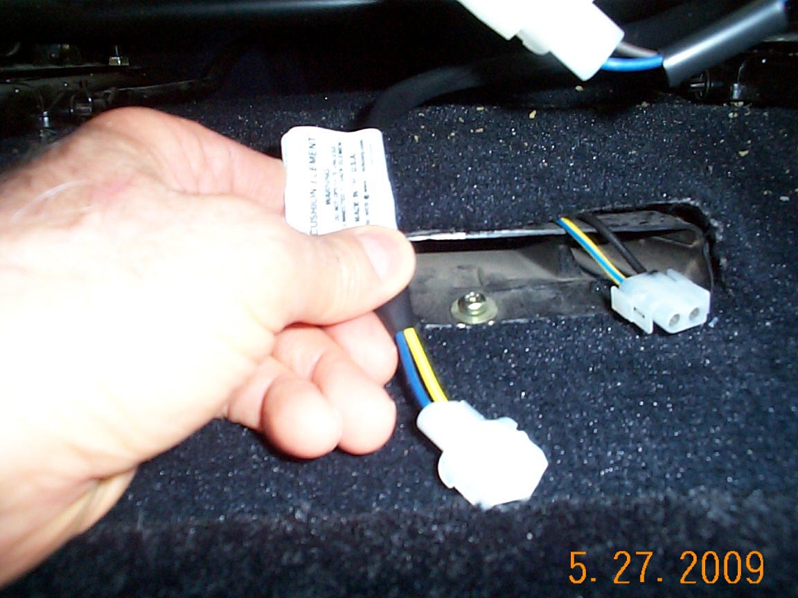 1-Wiring harness & Volvo connector under the seat.jpg