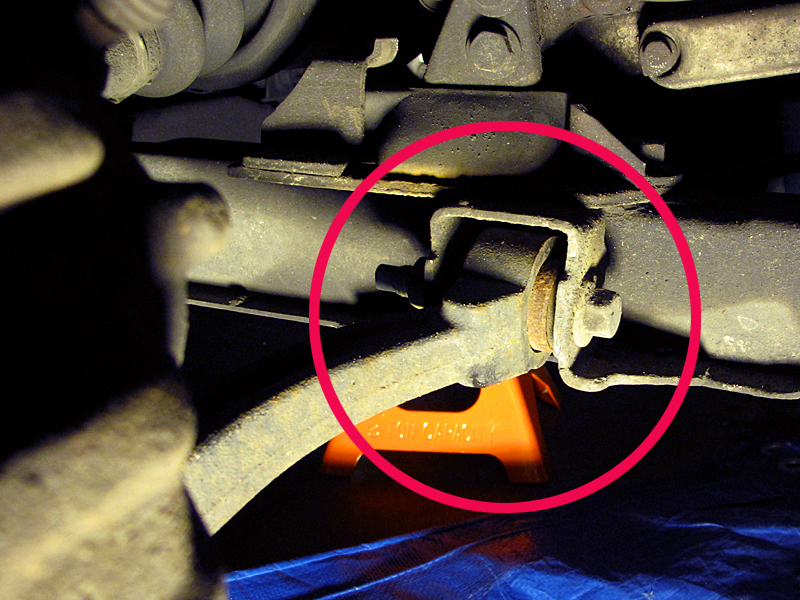 '97-850, driver's side control arm bolted on to subframe