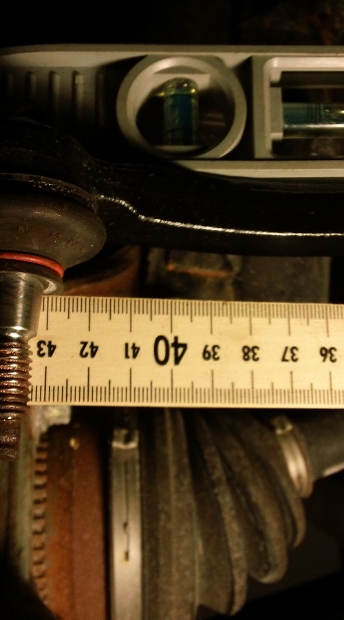 measurement for SRS limit, Marty's rebuild axle in the background