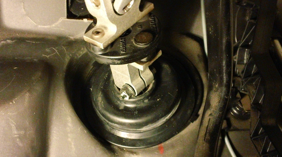 carpet removed, a closer look before disassembled...