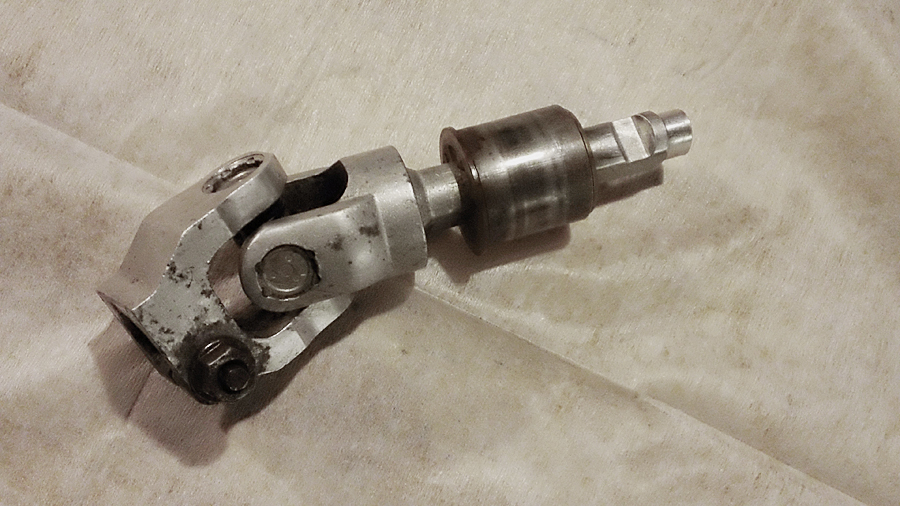 u-joint connects rack with steering column