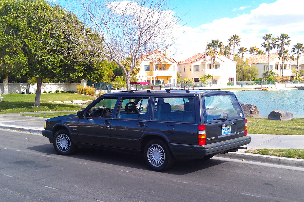 Volvo 740.jpg