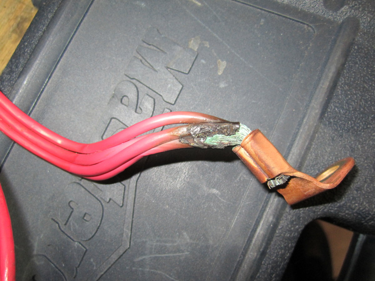 Volvo V70R engine B+ cable fuse box end (4).JPG