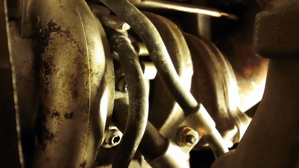 coolant lines clear of any fluid leak...