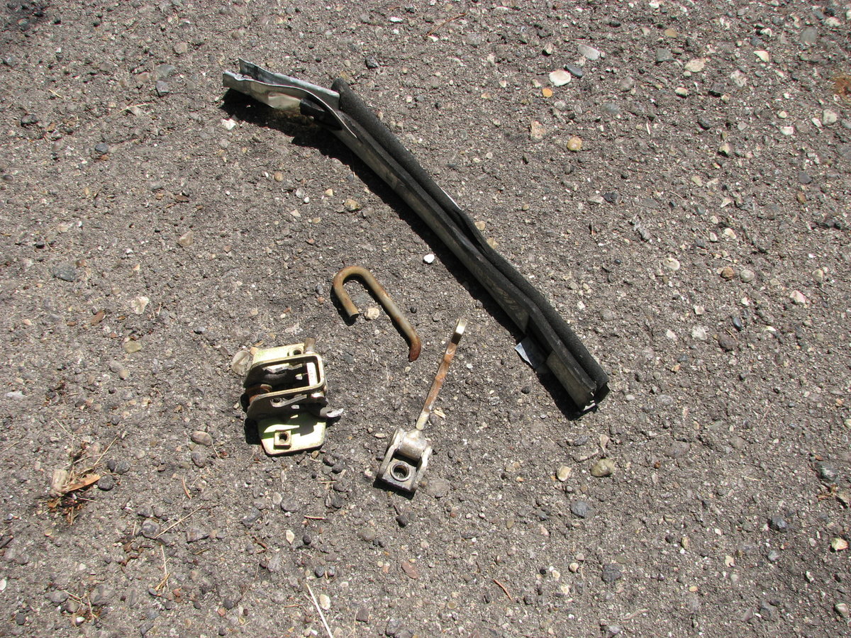 Parts rattling inside the door.