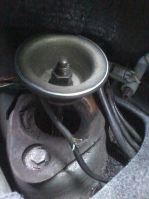 Right Rear Shock Mount w/ Broken 3-wire connector