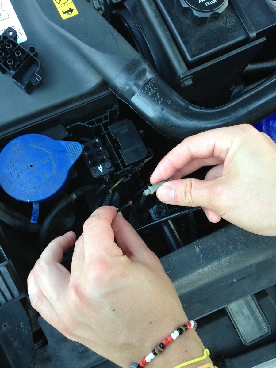 Severed OBD1 Probe Wire