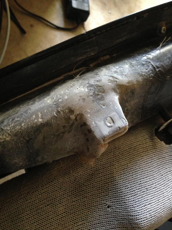 850 Dash mount repair