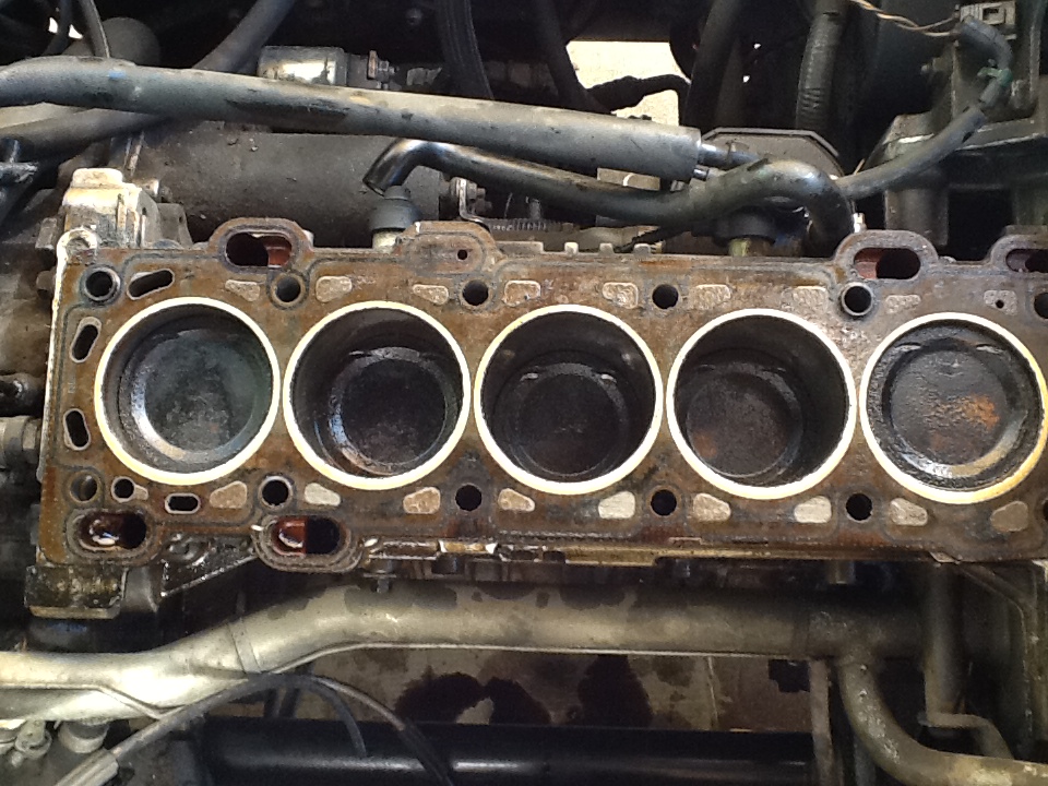 cylinders from the top - note where valves hit pistons in all cylinders.