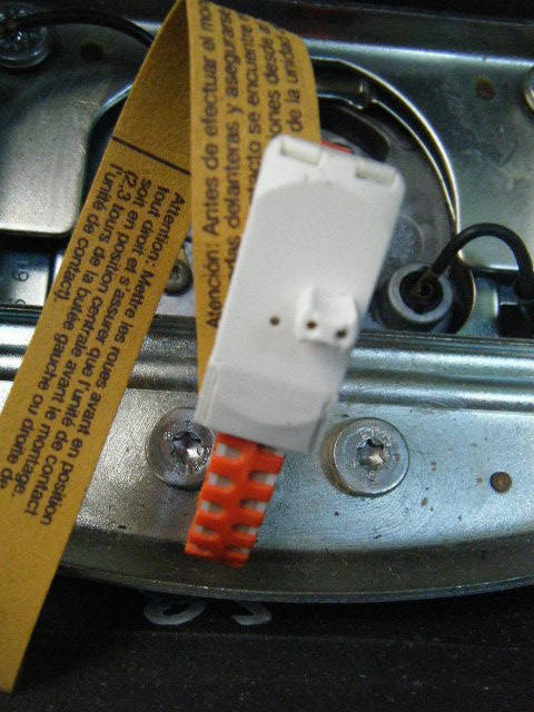 Close up of the airbag connector