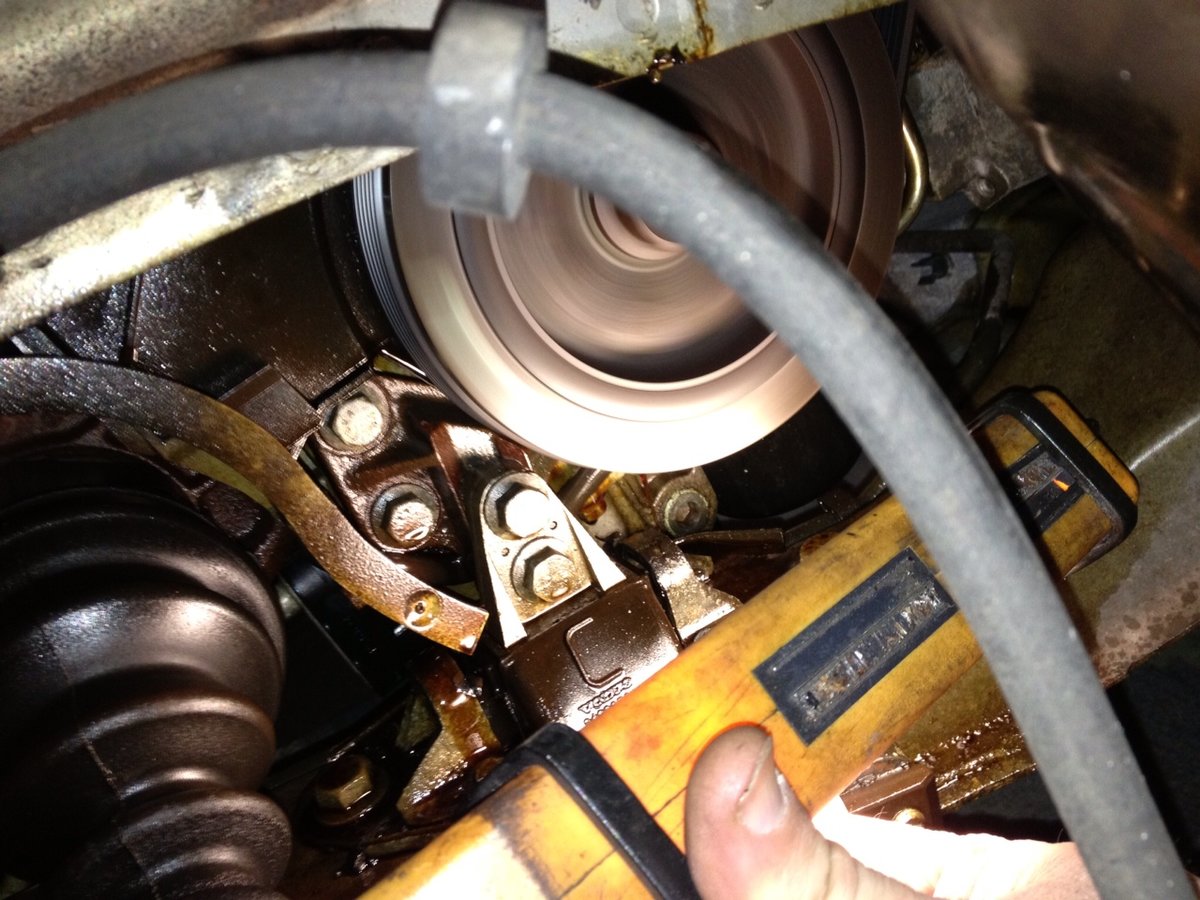 Blow out radial seal