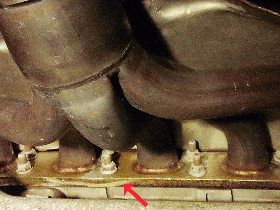 Exhaust manifold - a view from below