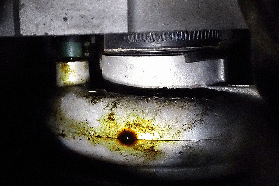 oil drip at the bottom of turbo
