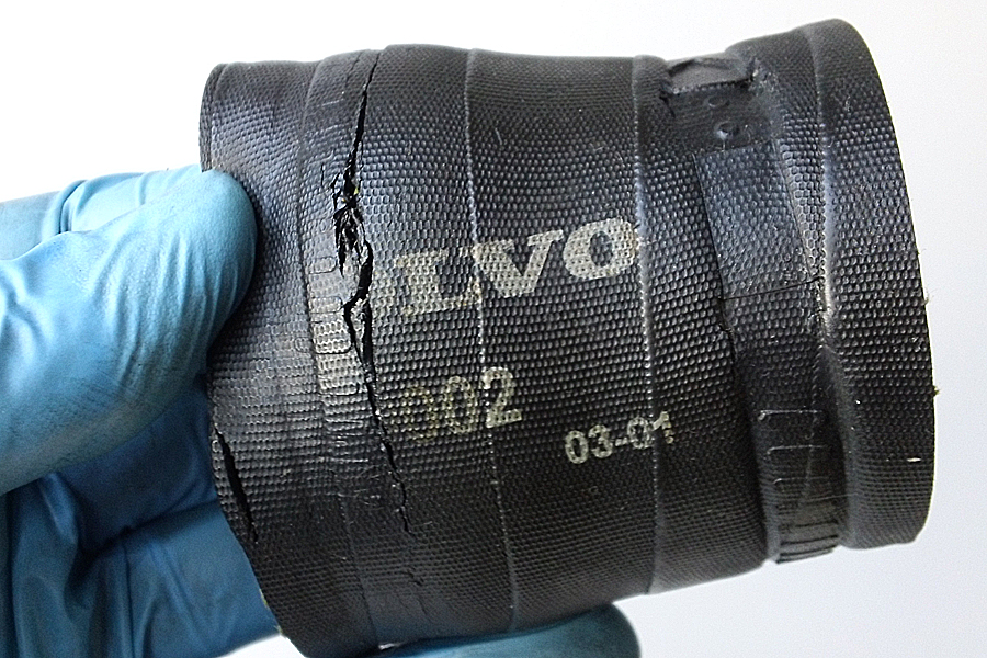 original coupler from March 2001 is no longer holding