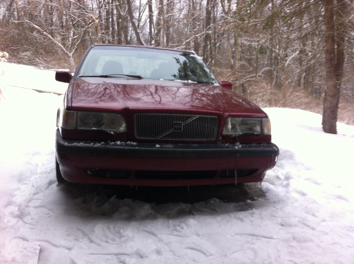 1994 850Turbo at home in Curtisville, PA. Just took delivery of it 12 days ago. Corrected a few things already. But far from done. No name as of yet. This one will be replacing Emmylou (2007 XC70)