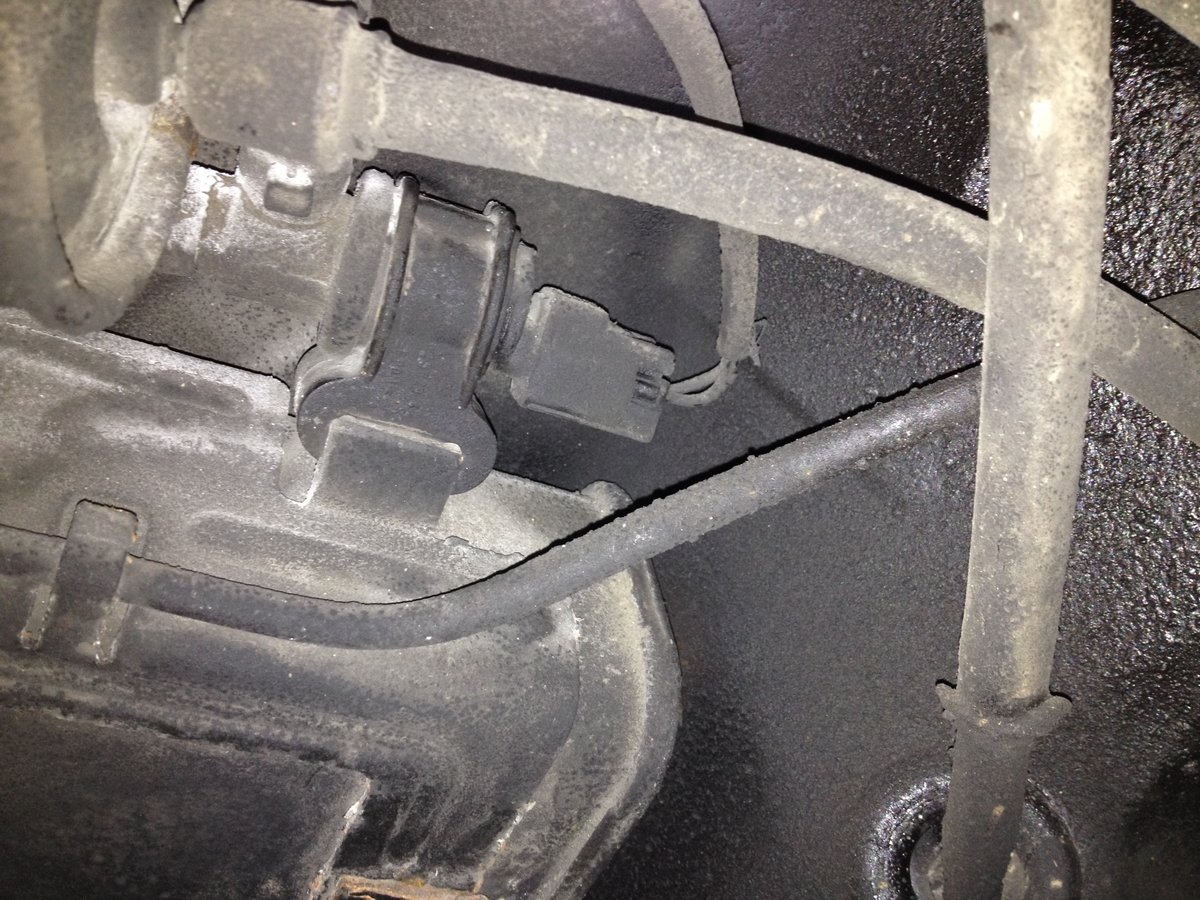 Does the J hose connect to this component