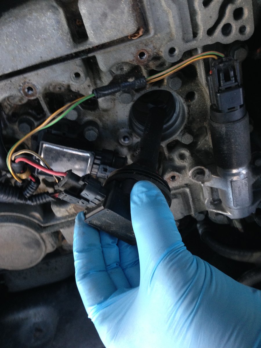 Pop Coil up grasping body firmly