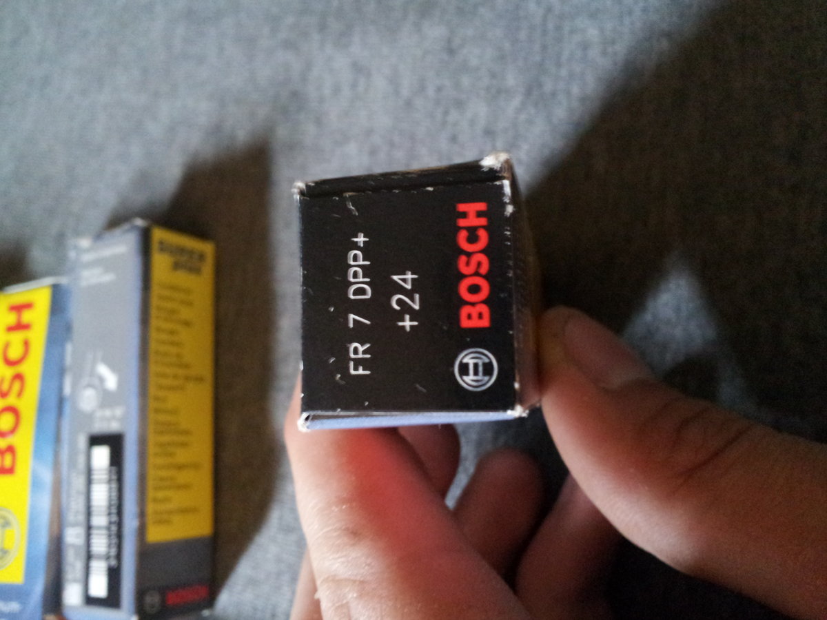Bosch Plugs.jpg