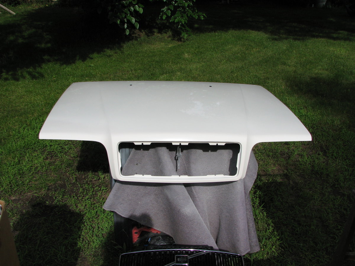 Hood clear coated. Rub out tomorrow.