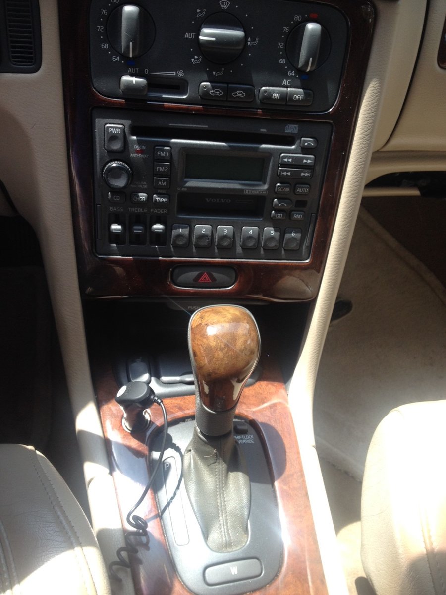 inside middle console.jpg