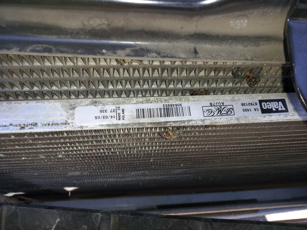 Leaking unit Valeo part name (looks like from 2005, part numbers visible)