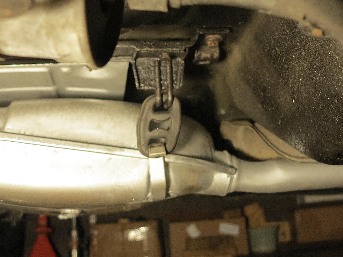 passenger side shackle