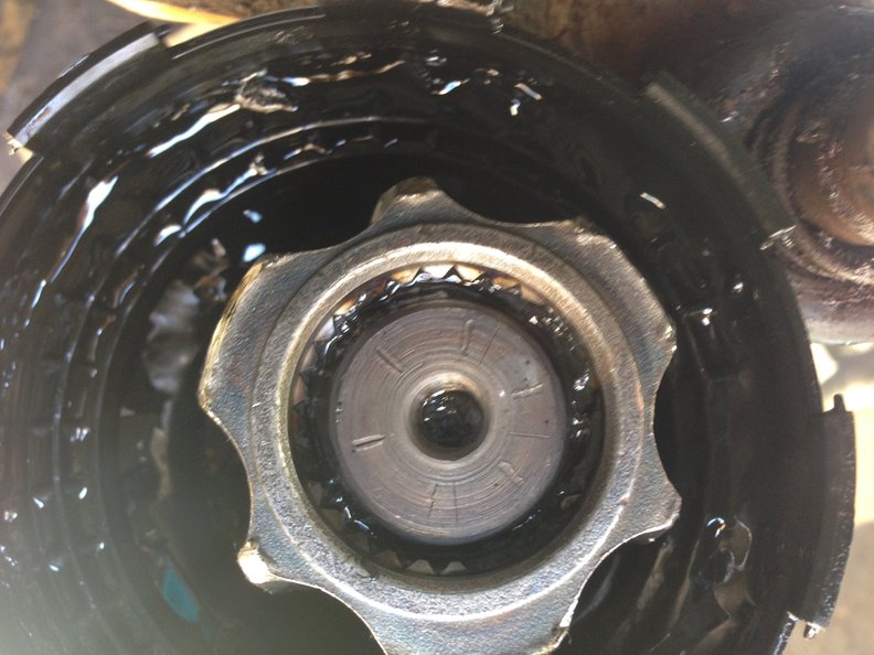 Inner joint on shaft ok - no circlip